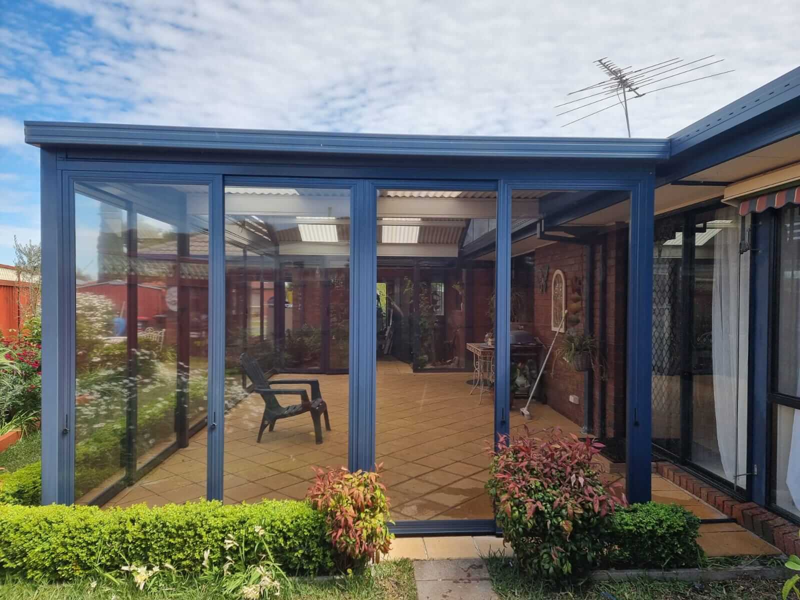 Bi-Fold Doors - Mid Folding Stage